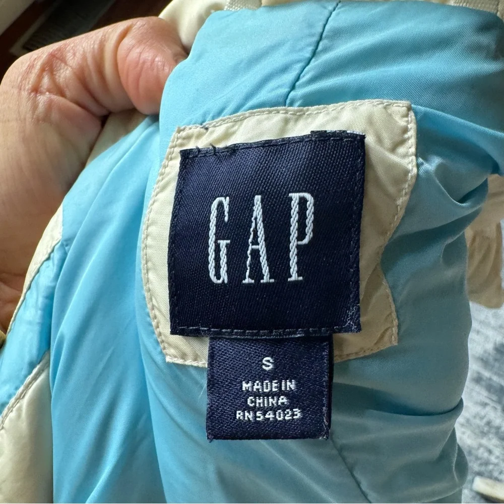 Gap Women's Winter Ivory Down Puffer Vest ‎ Size: Small